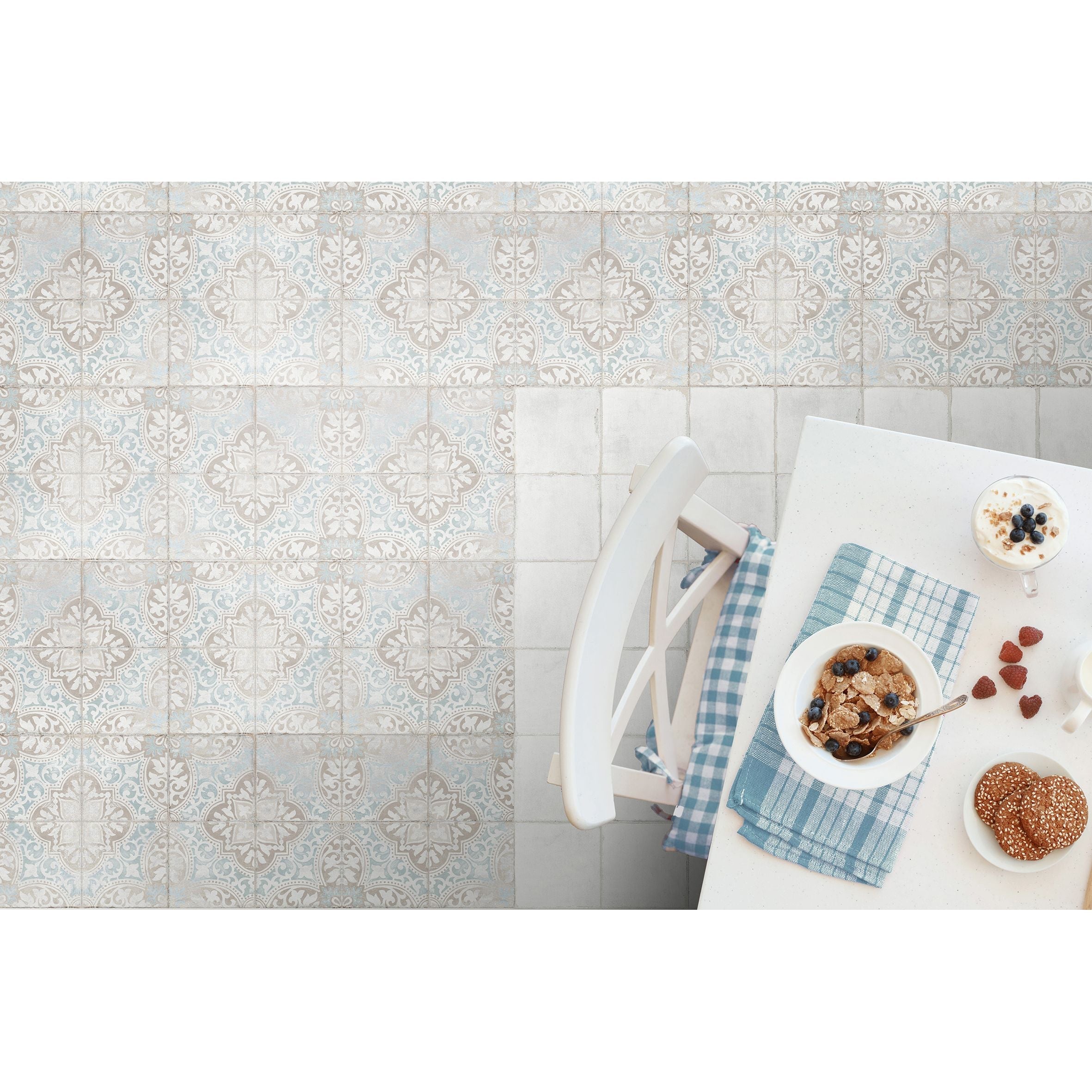 BARCELONA ANTIQUE DECOR